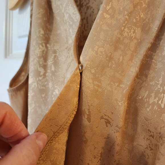 Status Blouse - Picture 2 of 3